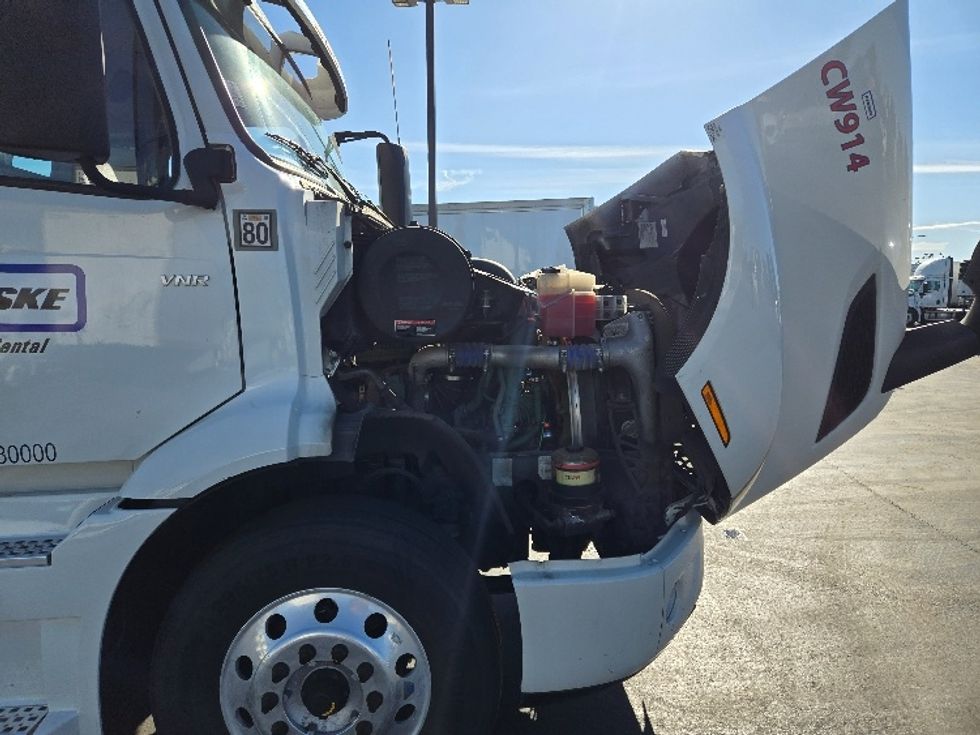 Day Cab Tractor-Heavy Duty Tractors-Volvo-2020-VNR64300-Stockton-CA-517,694\n\t\tmiles-$ 50,250 - Image 15