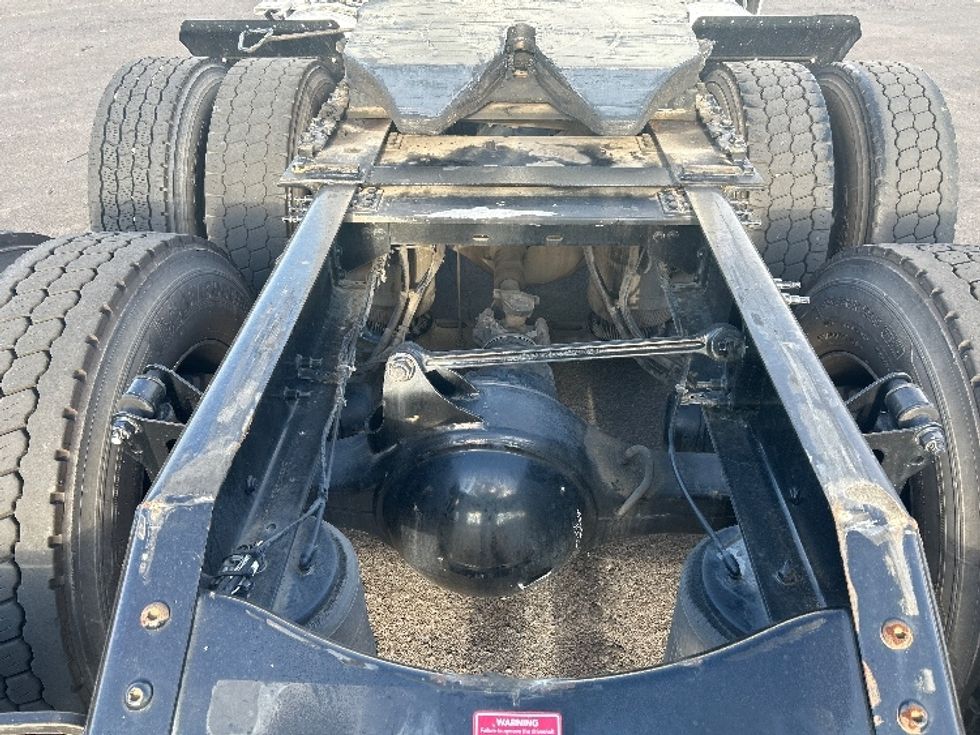 Day Cab Tractor-Heavy Duty Tractors-Volvo-2020-VNR64300-Stockton-CA-519,240\n\t\tmiles-$ 36,750 - Image 6