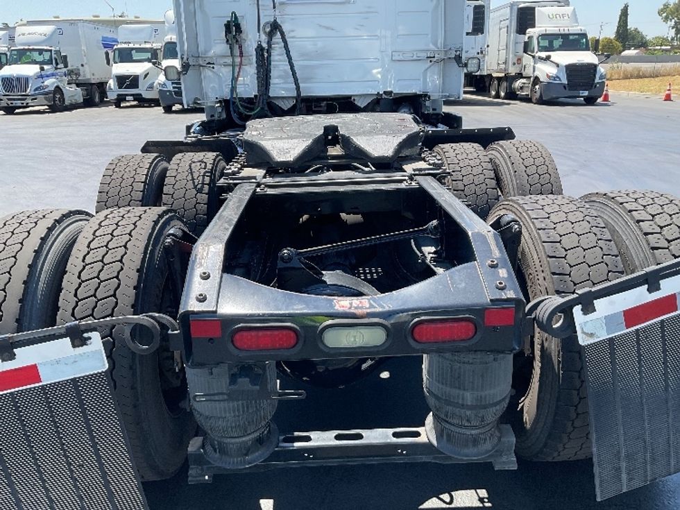 Day Cab Tractor-Heavy Duty Tractors-Volvo-2020-VNR64300-Stockton-CA-534,943\n\t\tmiles-$ 38,250 - Image 6