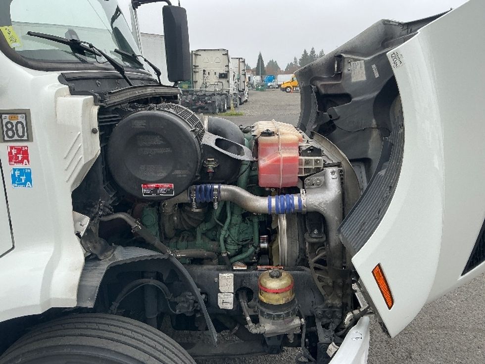 Day Cab Tractor-Heavy Duty Tractors-Volvo-2020-VNR64300-Stockton-CA-555,369\n\t\tmiles-$ 34,750 - Image 15