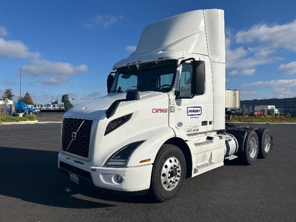Day Cab Tractor-Heavy Duty Tractors-Volvo-2020-VNR64300-Stockton-CA-591,428\n\t\tmiles-$ 30,250 - Image 3