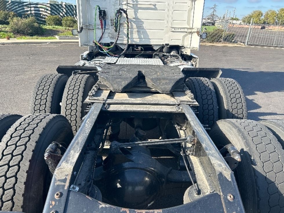 Day Cab Tractor-Heavy Duty Tractors-Volvo-2020-VNR64300-Stockton-CA-591,428\n\t\tmiles-$ 30,250 - Image 6