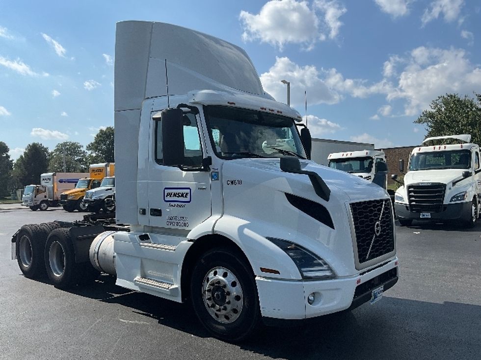 2018 Freightliner Cascadia 125" Sleeper Cab photo 19