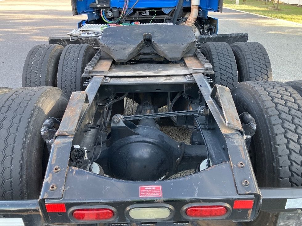 Day Cab Tractor-Heavy Duty Tractors-Volvo-2020-VNR64300-Tampa-FL-323,670\n\t\tmiles-$ 49,000 - Image 6