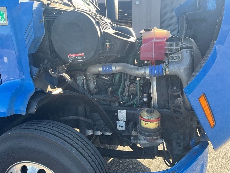 Day Cab Tractor-Heavy Duty Tractors-Volvo-2020-VNR64300-Tampa-FL-403,840\n\t\tmiles-$ 44,750 - Image 15