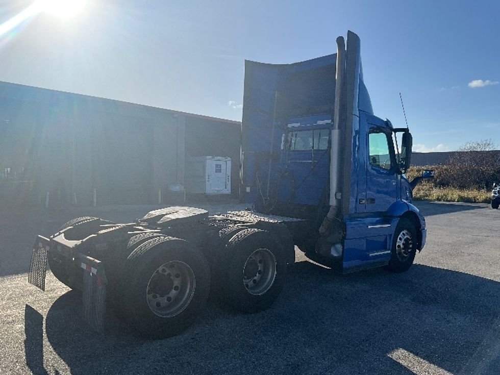 Day Cab Tractor-Heavy Duty Tractors-Volvo-2020-VNR64300-Tampa-FL-403,840\n\t\tmiles-$ 44,750 - Image 7