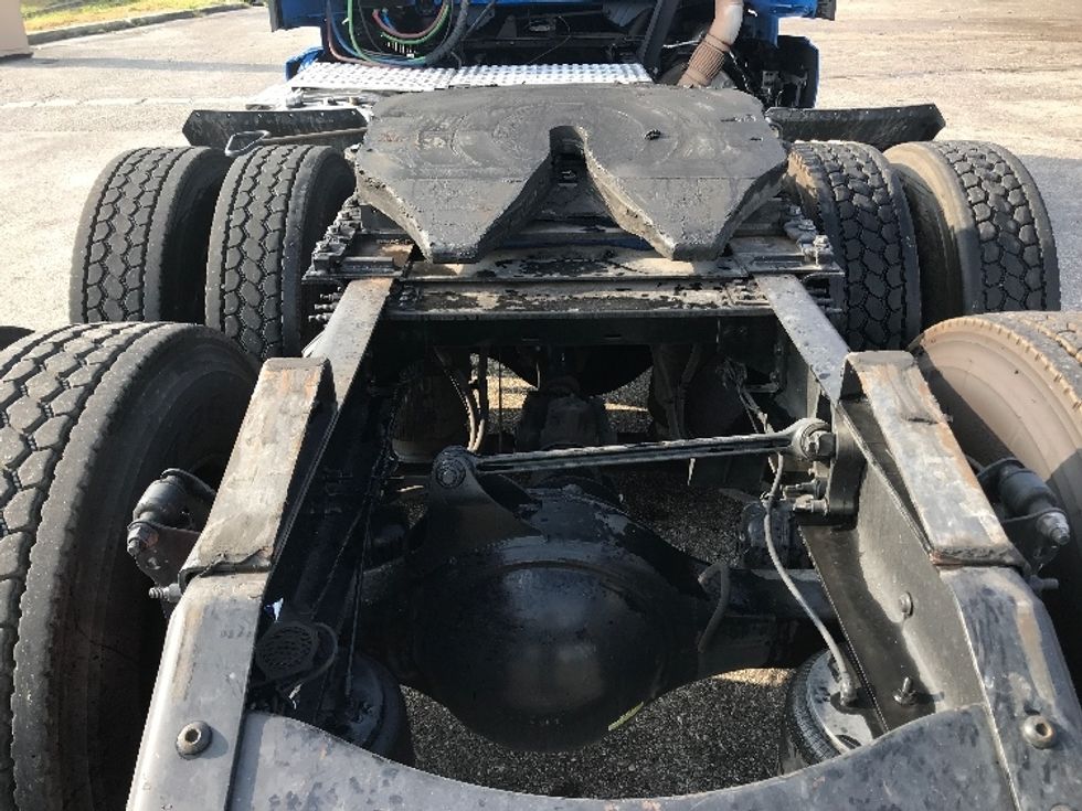 Day Cab Tractor-Heavy Duty Tractors-Volvo-2020-VNR64300-Tampa-FL-534,105\n\t\tmiles-$ 35,250 - Image 6