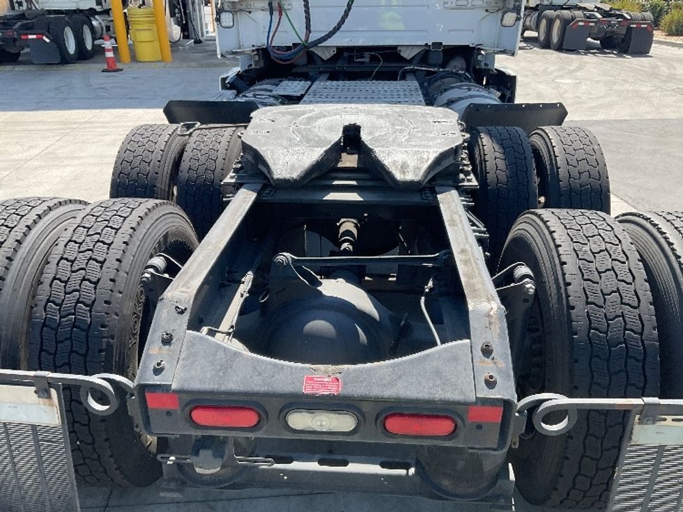 2020 Volvo Truck VNR photo 6