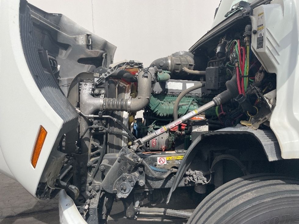 Day Cab Tractor-Heavy Duty Tractors-Volvo-2020-VNR64300-Torrance-CA-457,172\n\t\tmiles-$ 56,500 - Image 16