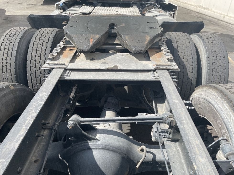 Day Cab Tractor-Heavy Duty Tractors-Volvo-2020-VNR64300-Torrance-CA-457,172\n\t\tmiles-$ 56,500 - Image 6