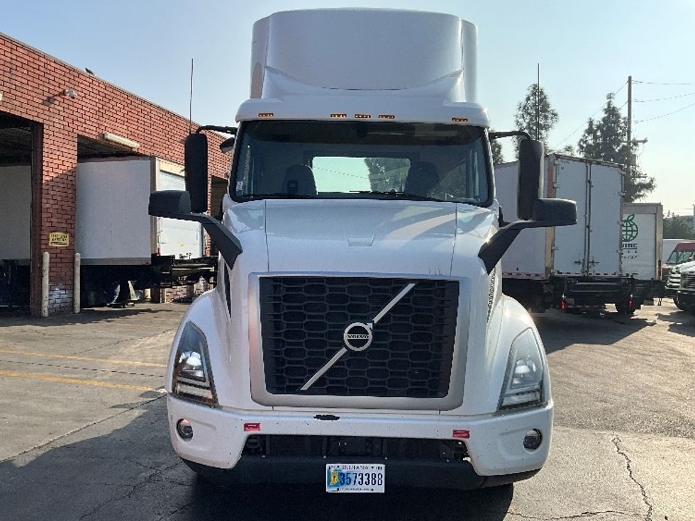 Day Cab Tractor-Heavy Duty Tractors-Volvo-2020-VNR64300-Torrance-CA-458,157\n\t\tmiles-$ 55,000 - Image 2