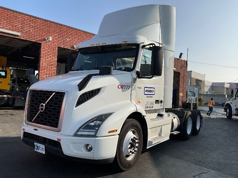 Day Cab Tractor-Heavy Duty Tractors-Volvo-2020-VNR64300-Torrance-CA-458,157\n\t\tmiles-$ 55,000 - Image 3