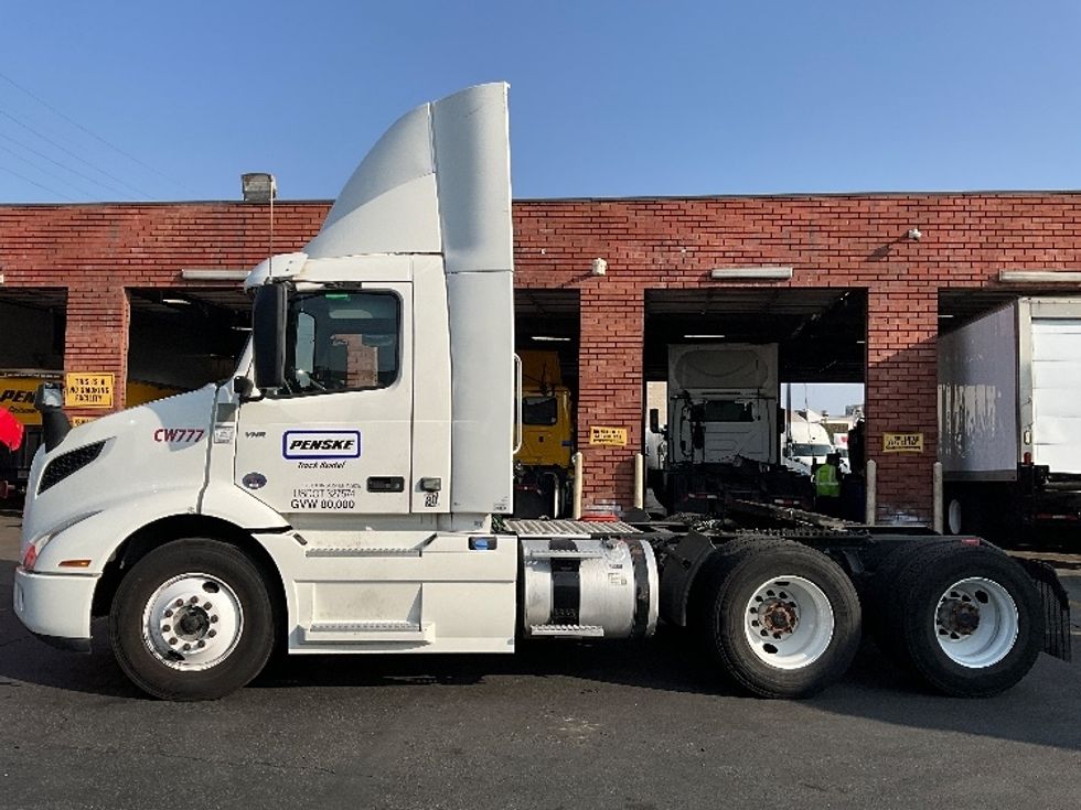 Day Cab Tractor-Heavy Duty Tractors-Volvo-2020-VNR64300-Torrance-CA-458,157\n\t\tmiles-$ 55,000 - Image 4