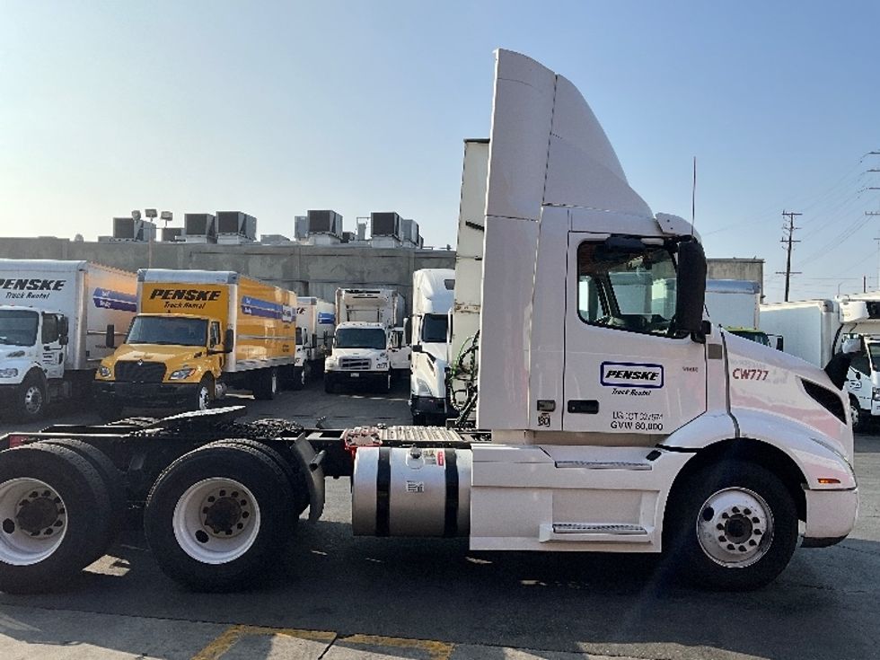 Day Cab Tractor-Heavy Duty Tractors-Volvo-2020-VNR64300-Torrance-CA-458,157\n\t\tmiles-$ 55,000 - Image 8