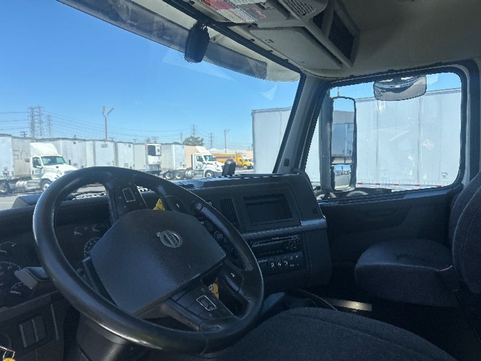 Day Cab Tractor-Heavy Duty Tractors-Volvo-2020-VNR64300-Torrance-CA-466,982\n\t\tmiles-$ 42,250 - Image 10