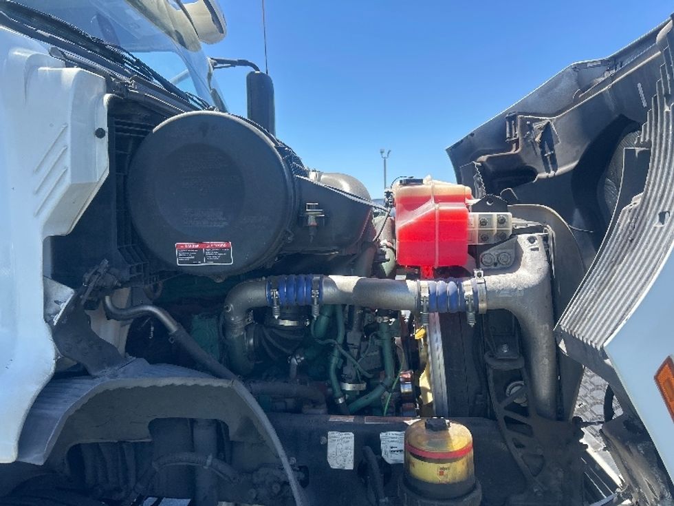 Day Cab Tractor-Heavy Duty Tractors-Volvo-2020-VNR64300-Torrance-CA-466,982\n\t\tmiles-$ 42,250 - Image 15