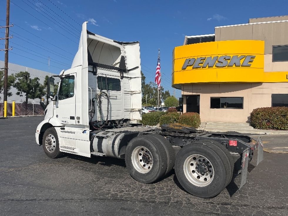 Day Cab Tractor-Heavy Duty Tractors-Volvo-2020-VNR64300-Torrance-CA-470,231\n\t\tmiles-$ 41,750 - Image 5