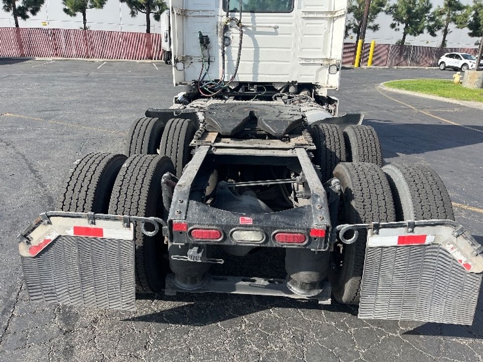 Day Cab Tractor-Heavy Duty Tractors-Volvo-2020-VNR64300-Torrance-CA-470,231\n\t\tmiles-$ 41,750 - Image 6