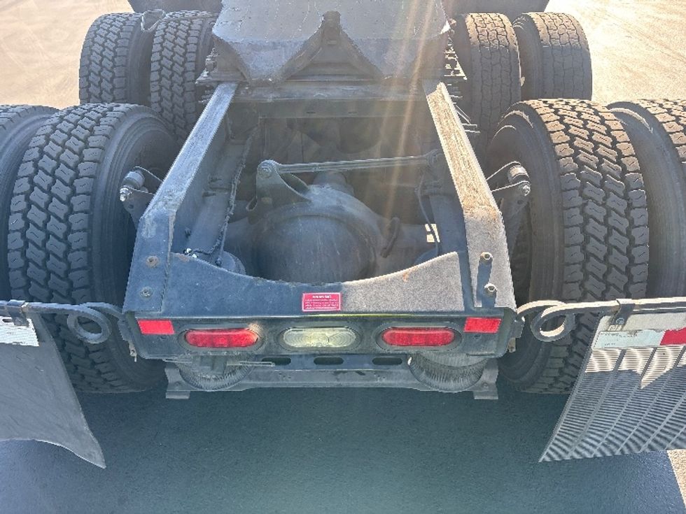 Day Cab Tractor-Heavy Duty Tractors-Volvo-2020-VNR64300-Torrance-CA-493,032\n\t\tmiles-$ 39,750 - Image 6