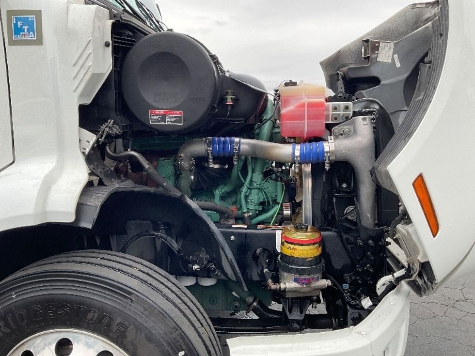 Day Cab Tractor-Heavy Duty Tractors-Volvo-2020-VNR64300-Torrance-CA-504,808\n\t\tmiles-$ 46,000 - Image 15