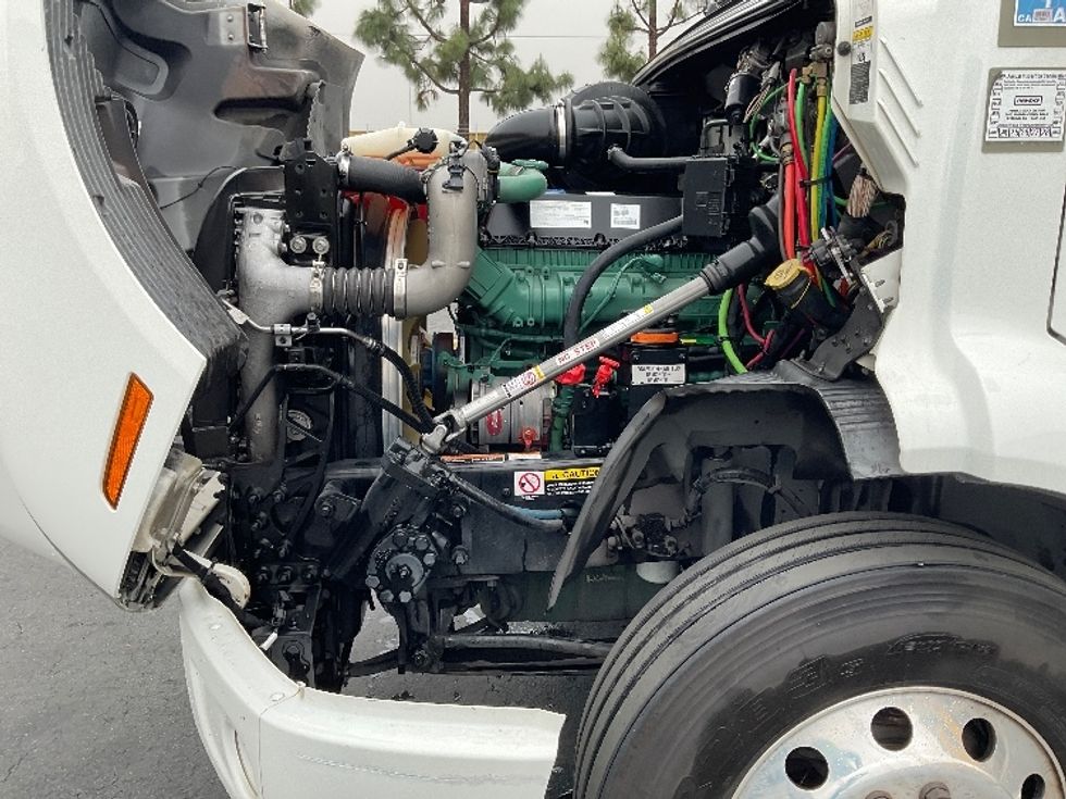 Day Cab Tractor-Heavy Duty Tractors-Volvo-2020-VNR64300-Torrance-CA-504,808\n\t\tmiles-$ 46,000 - Image 16