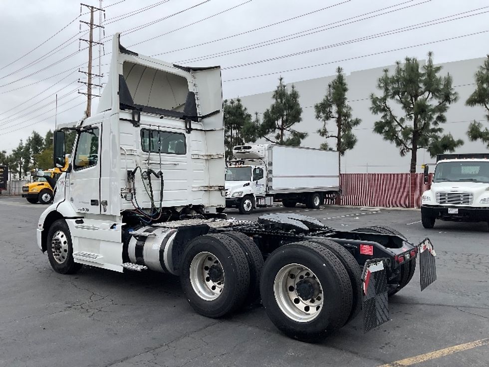 Day Cab Tractor-Heavy Duty Tractors-Volvo-2020-VNR64300-Torrance-CA-504,808\n\t\tmiles-$ 46,000 - Image 5