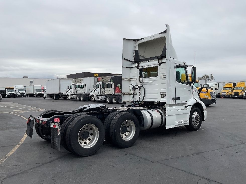 Day Cab Tractor-Heavy Duty Tractors-Volvo-2020-VNR64300-Torrance-CA-504,808\n\t\tmiles-$ 46,000 - Image 7