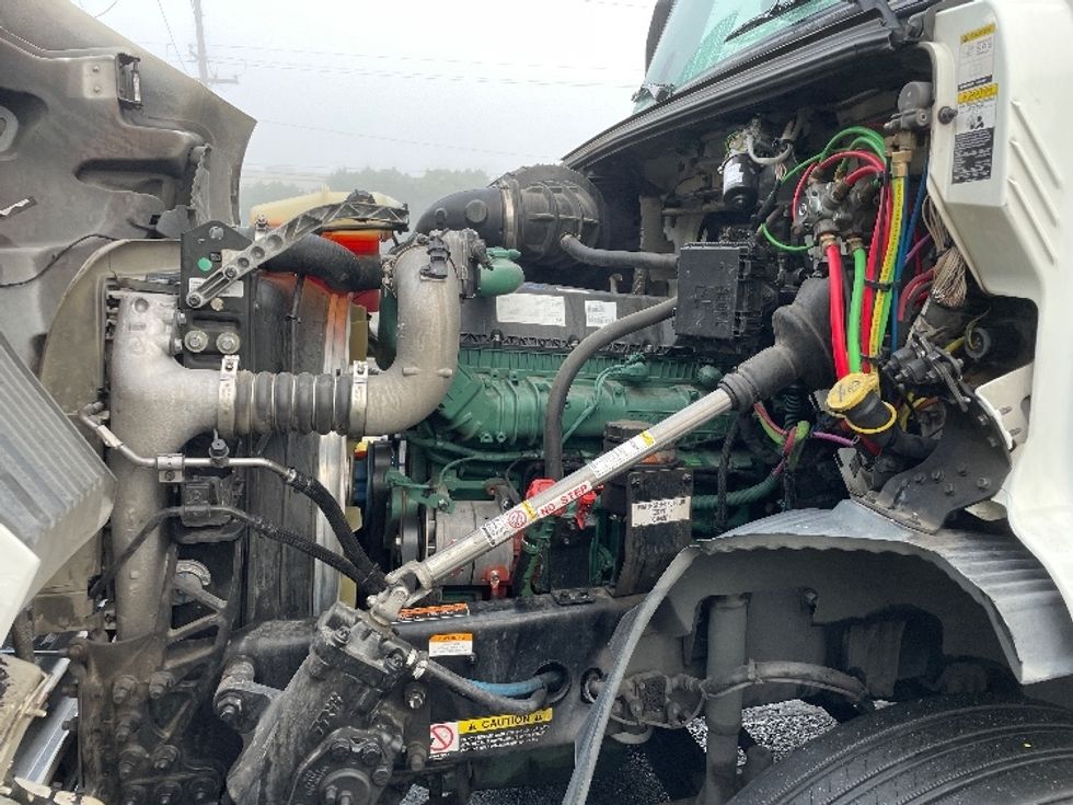 Day Cab Tractor-Heavy Duty Tractors-Volvo-2020-VNR64300-Torrance-CA-505,142\n\t\tmiles-$ 51,500 - Image 16