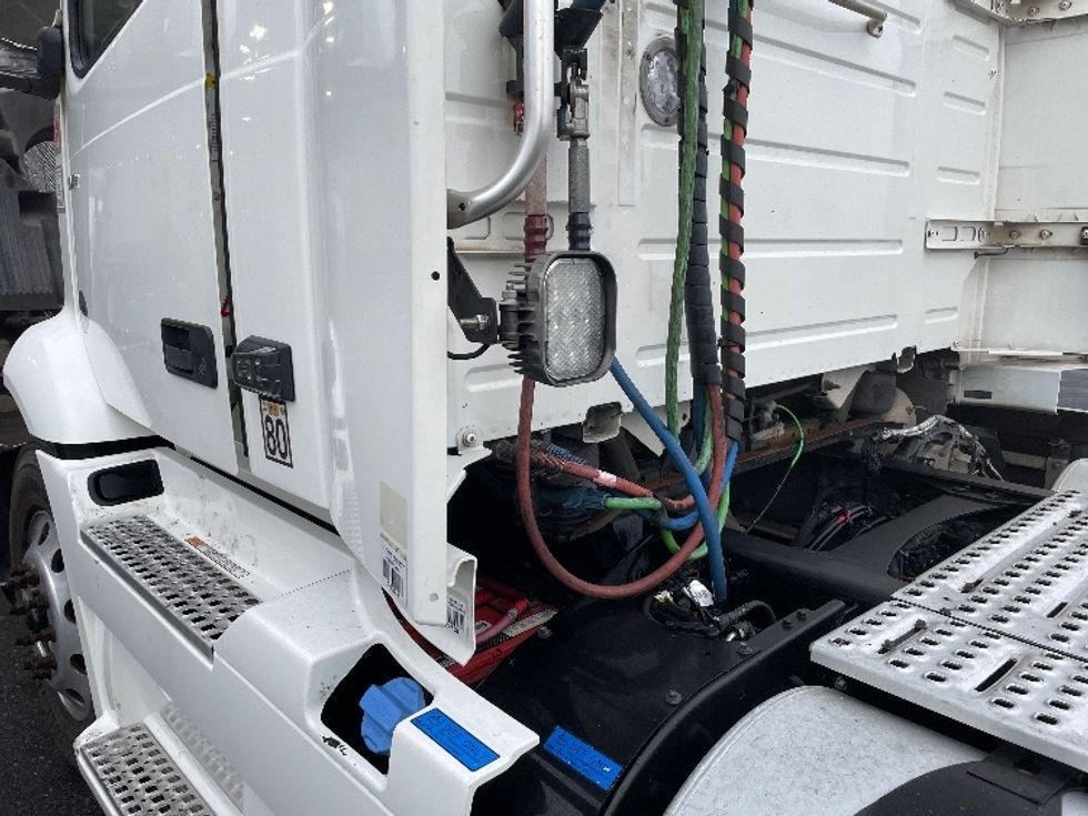 Day Cab Tractor-Heavy Duty Tractors-Volvo-2020-VNR64300-Torrance-CA-505,142\n\t\tmiles-$ 51,500 - Image 17