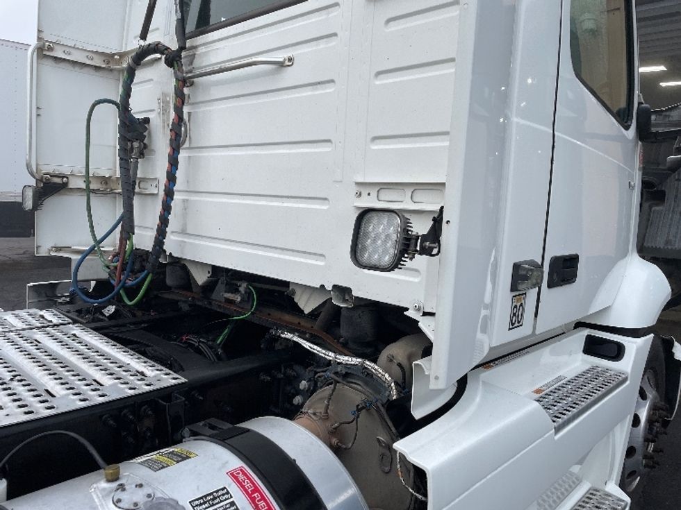 Day Cab Tractor-Heavy Duty Tractors-Volvo-2020-VNR64300-Torrance-CA-505,142\n\t\tmiles-$ 51,500 - Image 18