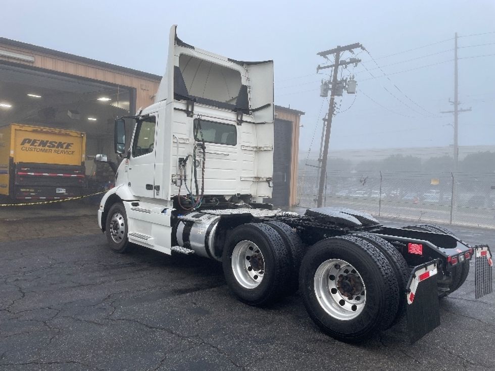 Day Cab Tractor-Heavy Duty Tractors-Volvo-2020-VNR64300-Torrance-CA-505,142\n\t\tmiles-$ 51,500 - Image 5