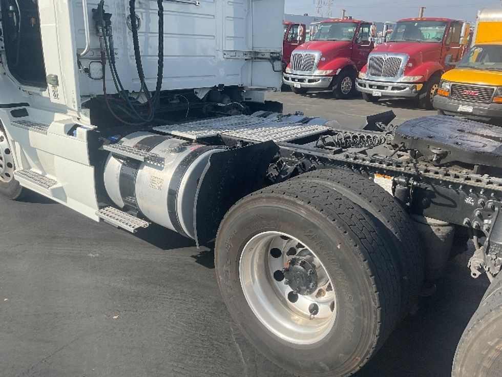 Day Cab Tractor-Heavy Duty Tractors-Volvo-2020-VNR64300-Torrance-CA-505,487\n\t\tmiles-$ 46,750 - Image 17