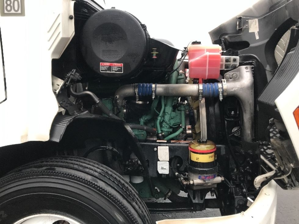 Day Cab Tractor-Heavy Duty Tractors-Volvo-2020-VNR64300-Torrance-CA-506,536\n\t\tmiles-$ 42,250 - Image 15