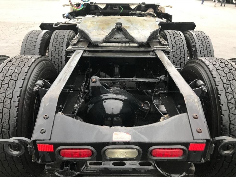 Day Cab Tractor-Heavy Duty Tractors-Volvo-2020-VNR64300-Torrance-CA-506,536\n\t\tmiles-$ 42,250 - Image 6