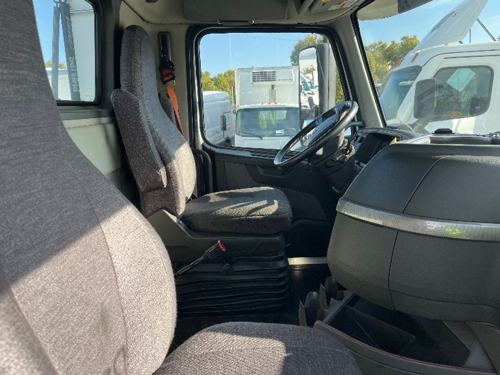 Day Cab Tractor-Heavy Duty Tractors-Volvo-2020-VNR64300-Torrance-CA-527,873\n\t\tmiles-$ 36,500 - Image 14