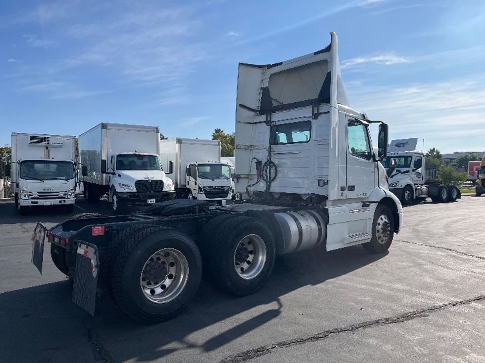Day Cab Tractor-Heavy Duty Tractors-Volvo-2020-VNR64300-Torrance-CA-527,873\n\t\tmiles-$ 36,500 - Image 7