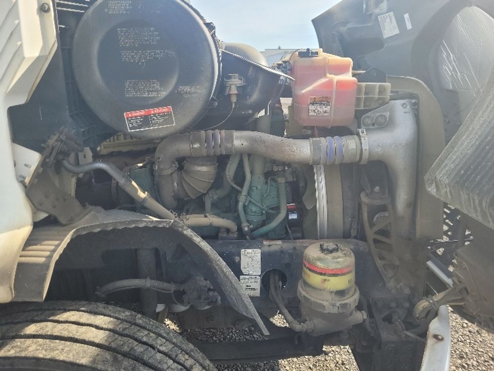 Day Cab Tractor-Heavy Duty Tractors-Volvo-2020-VNR64300-Tumwater-WA-261,018\n\t\tmiles-$ 50,500 - Image 15