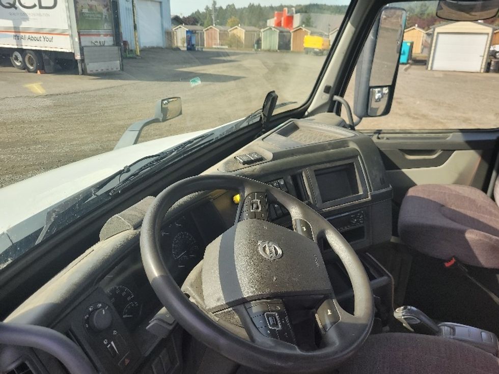 Day Cab Tractor-Heavy Duty Tractors-Volvo-2020-VNR64300-Tumwater-WA-268,809\n\t\tmiles-$ 50,250 - Image 10