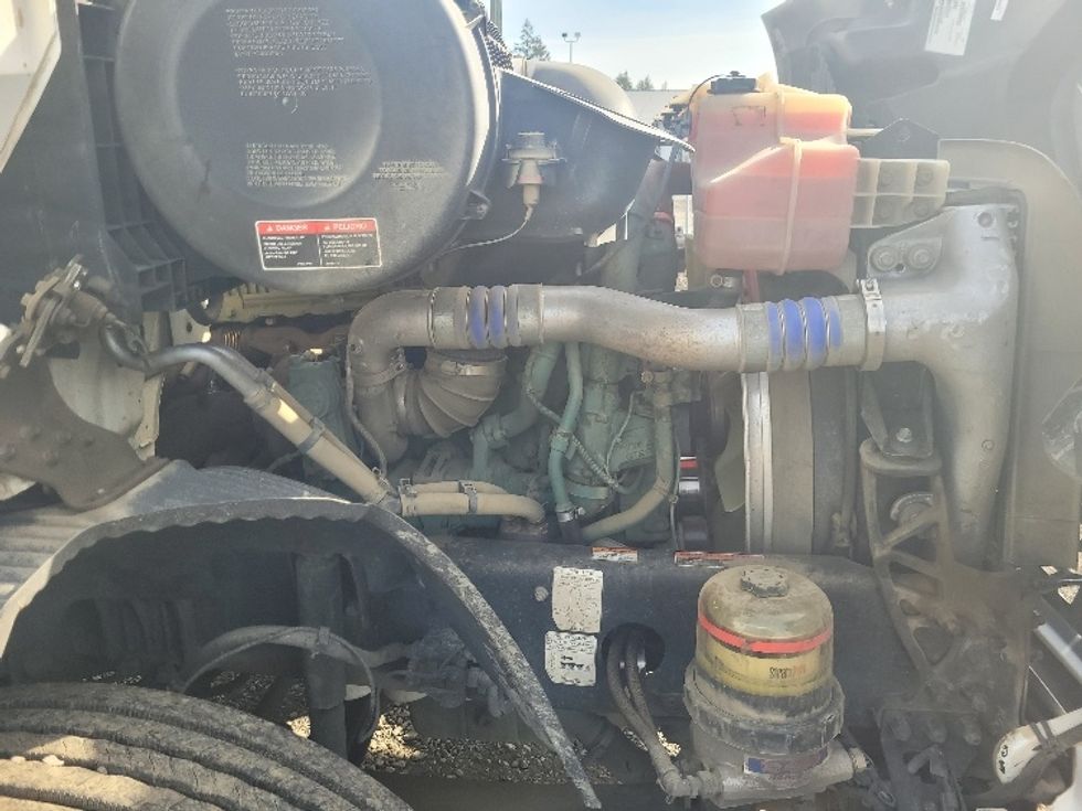 Day Cab Tractor-Heavy Duty Tractors-Volvo-2020-VNR64300-Tumwater-WA-268,809\n\t\tmiles-$ 50,250 - Image 15