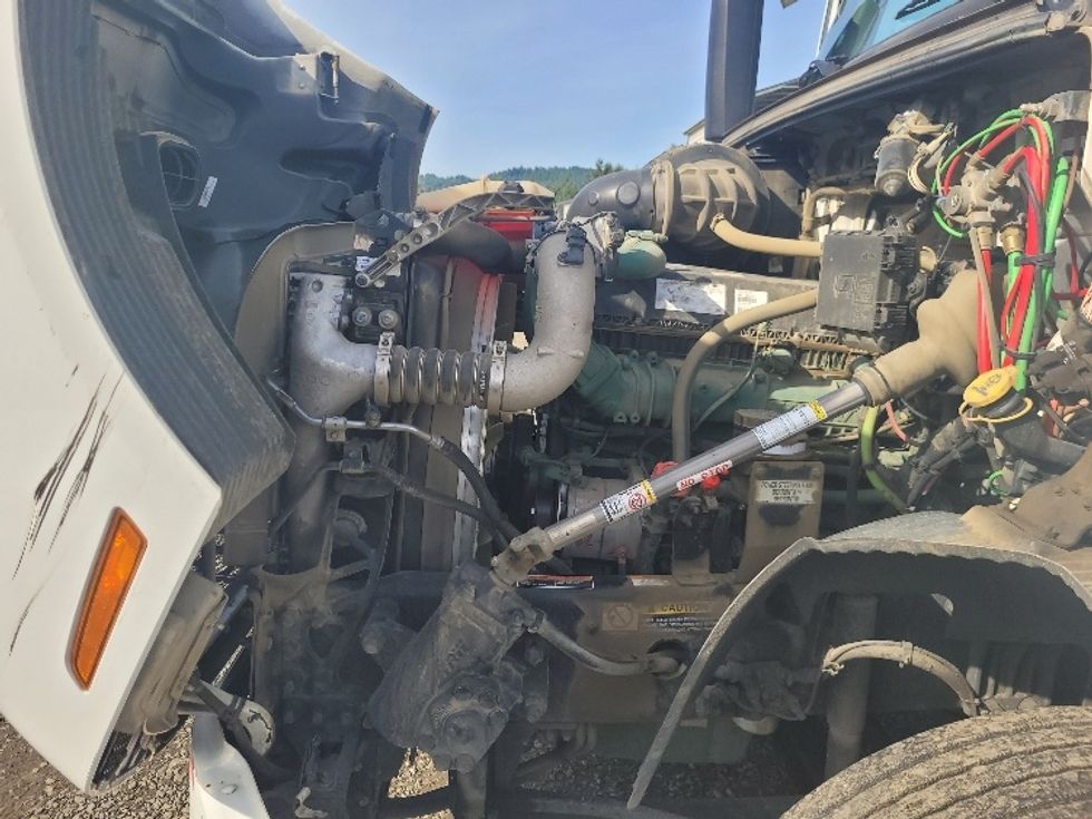 Day Cab Tractor-Heavy Duty Tractors-Volvo-2020-VNR64300-Tumwater-WA-268,809\n\t\tmiles-$ 50,250 - Image 16