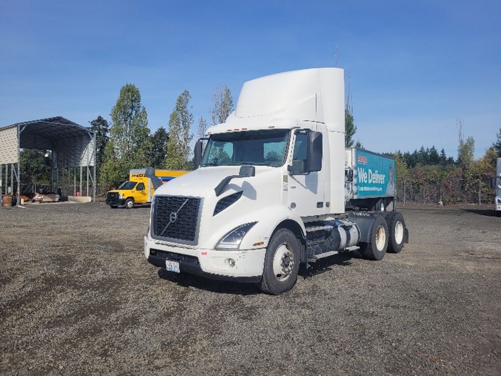 Day Cab Tractor-Heavy Duty Tractors-Volvo-2020-VNR64300-Tumwater-WA-268,809\n\t\tmiles-$ 50,250 - Image 3