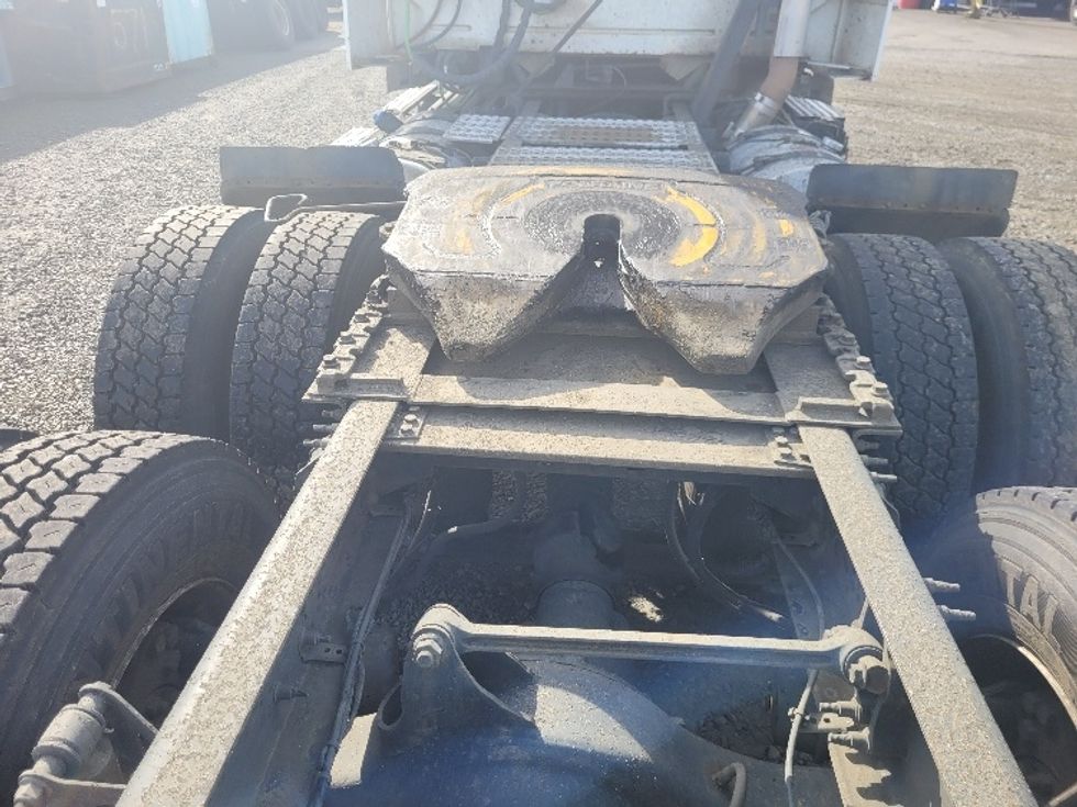 Day Cab Tractor-Heavy Duty Tractors-Volvo-2020-VNR64300-Tumwater-WA-268,809\n\t\tmiles-$ 50,250 - Image 6