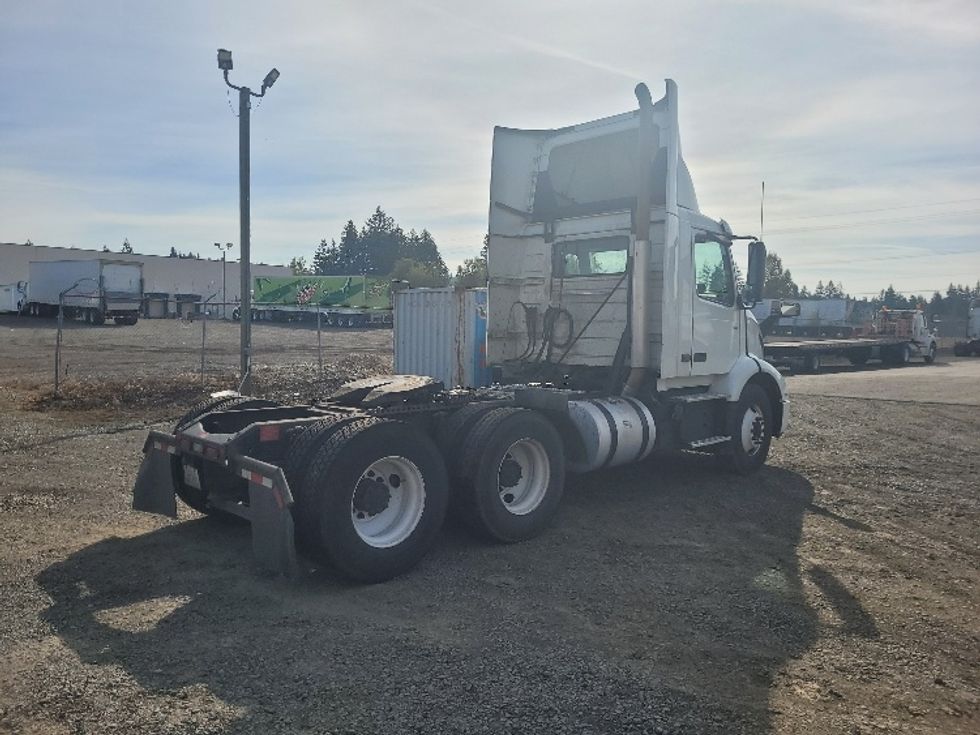 Day Cab Tractor-Heavy Duty Tractors-Volvo-2020-VNR64300-Tumwater-WA-268,809\n\t\tmiles-$ 50,250 - Image 7