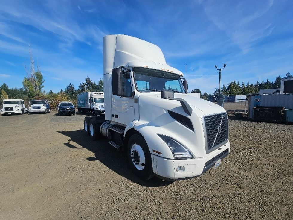 Day Cab Tractor-Heavy Duty Tractors-Volvo-2020-VNR64300-Tumwater-WA-271,449\n\t\tmiles-$ 50,000 - Image 1