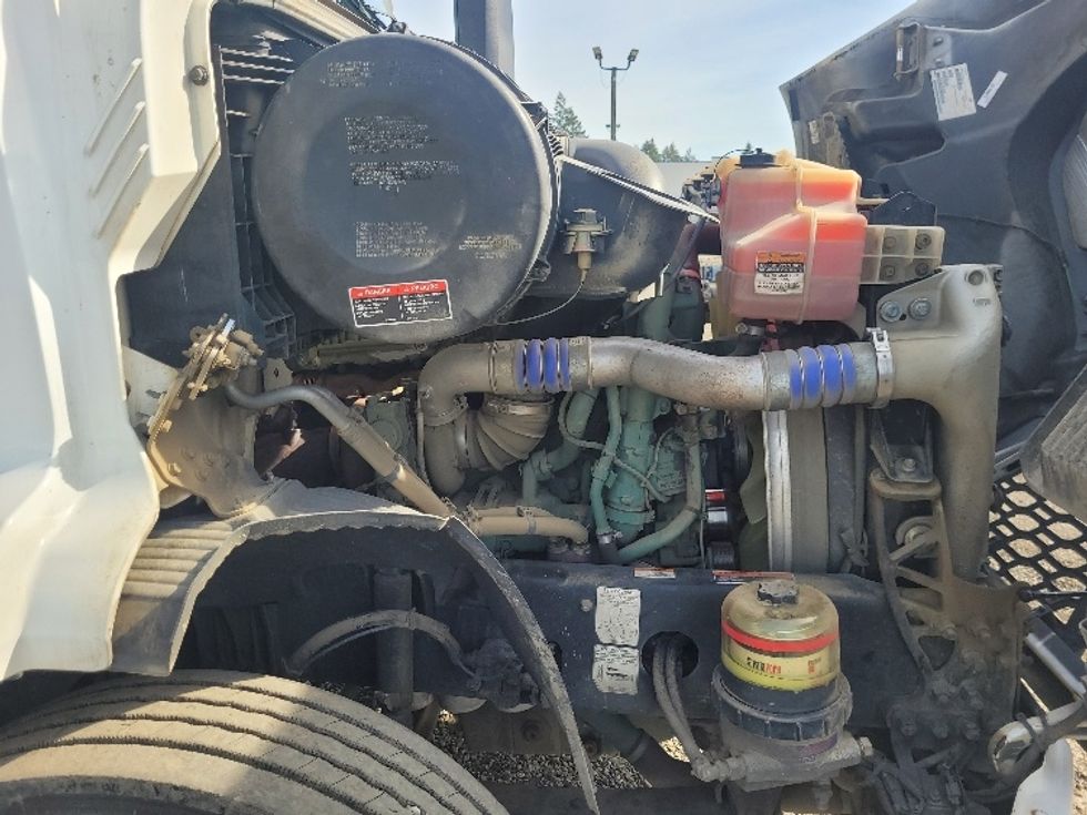 Day Cab Tractor-Heavy Duty Tractors-Volvo-2020-VNR64300-Tumwater-WA-271,449\n\t\tmiles-$ 50,000 - Image 15