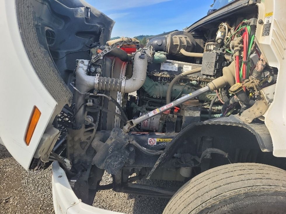 Day Cab Tractor-Heavy Duty Tractors-Volvo-2020-VNR64300-Tumwater-WA-271,449\n\t\tmiles-$ 50,000 - Image 16