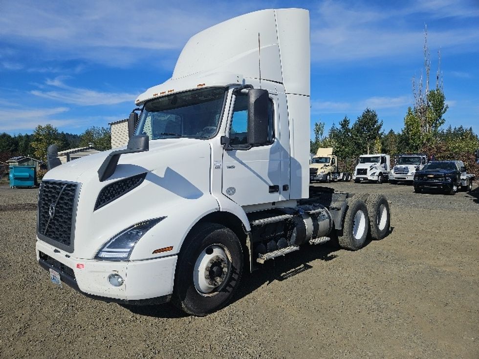 Day Cab Tractor-Heavy Duty Tractors-Volvo-2020-VNR64300-Tumwater-WA-271,449\n\t\tmiles-$ 50,000 - Image 3