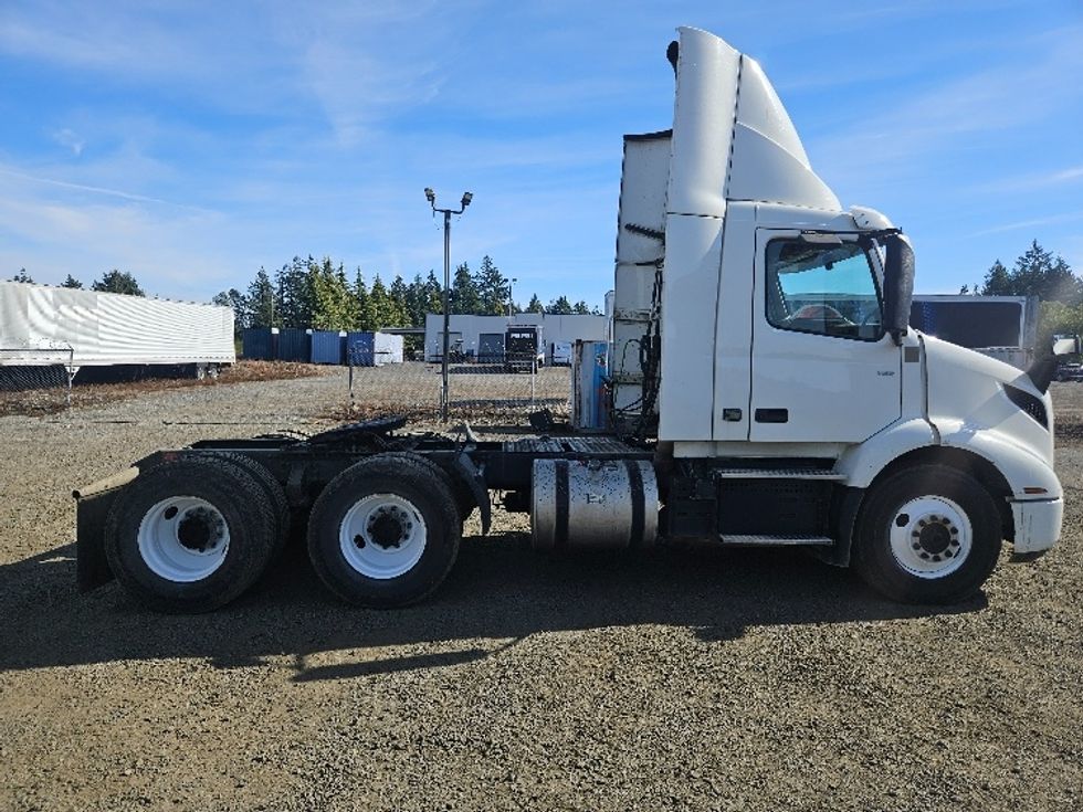Day Cab Tractor-Heavy Duty Tractors-Volvo-2020-VNR64300-Tumwater-WA-271,449\n\t\tmiles-$ 50,000 - Image 8