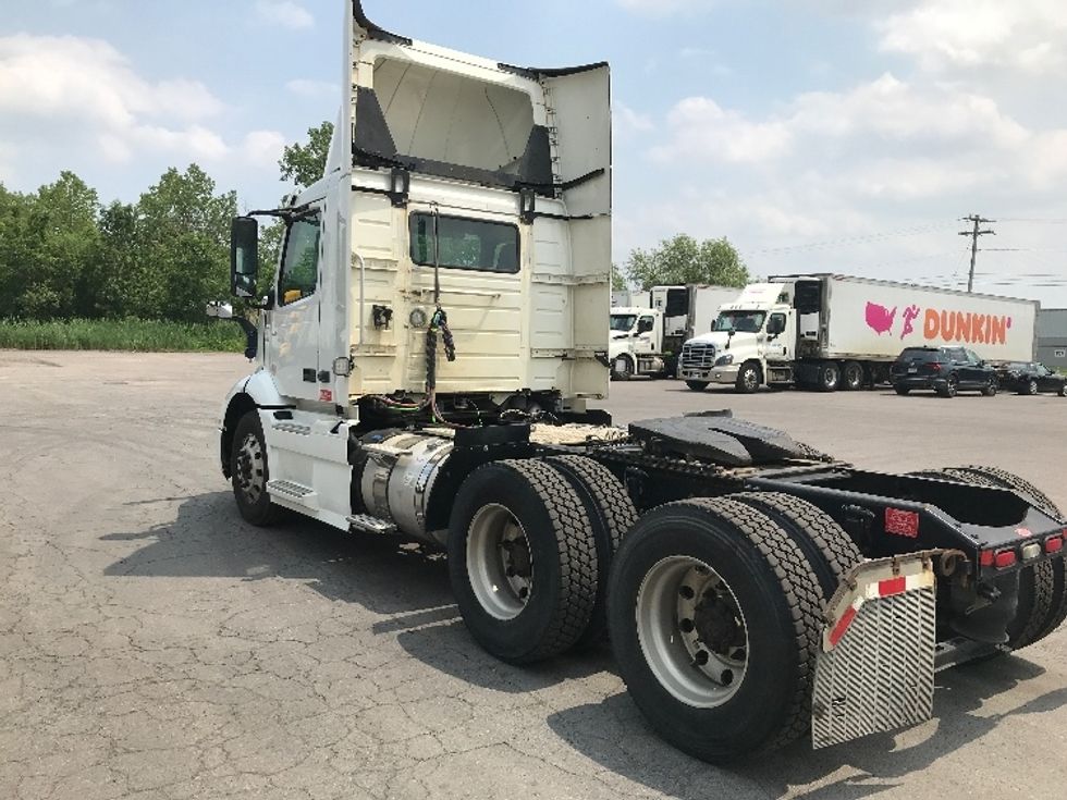 Day Cab Tractor-Heavy Duty Tractors-Volvo-2020-VNR64300-Watertown-NY-434,071\n\t\tmiles-$ 41,000 - Image 5
