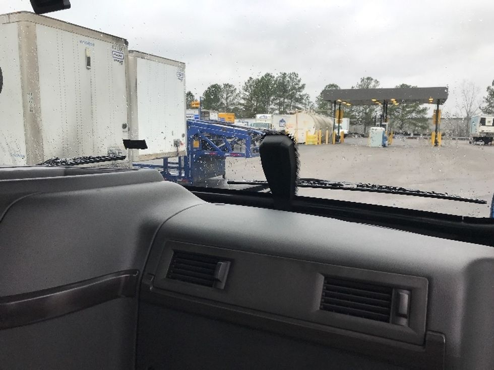 Day Cab Tractor-Heavy Duty Tractors-Volvo-2020-VNR64300-West Columbia-SC-378,600\n\t\tmiles-$ 60,250 - Image 13